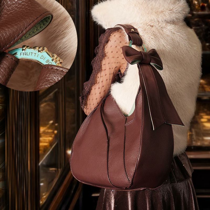 隠し味は“ちょこっとミント”。さりげなく魅せるミント色が大人可愛い